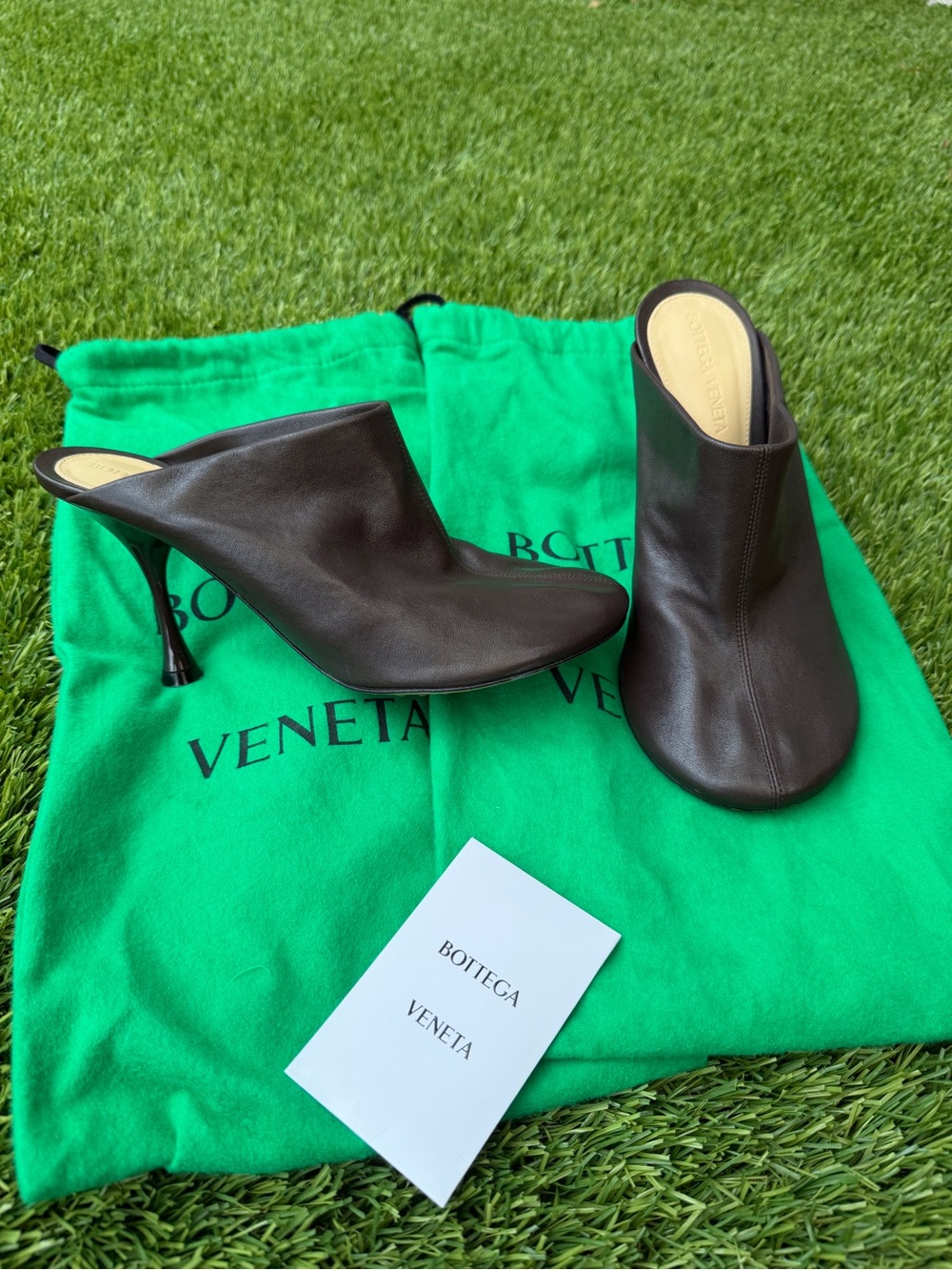 Bottega Veneta Dot Dark Brown Leather Mule Heels Size 37 like new